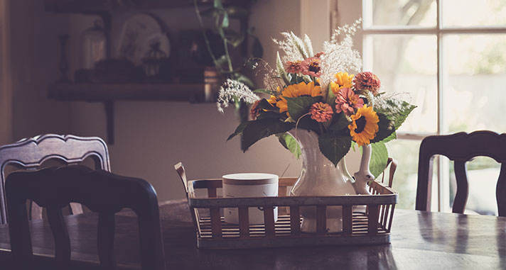 floral arrangement for thanksgiving hostess