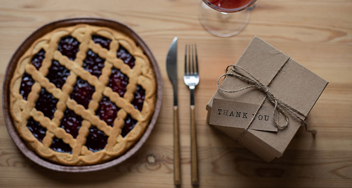 pie dish thanksgiving gift for teachers