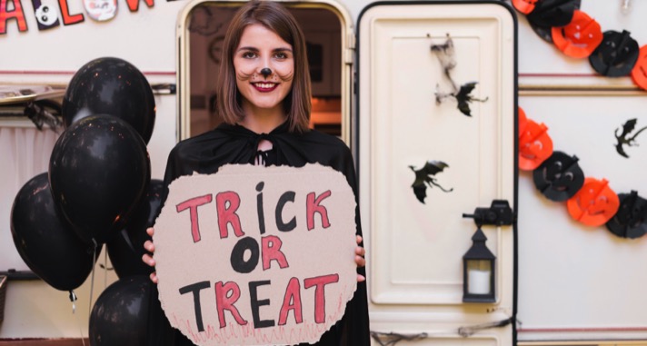 Best Halloween Employee Gifts: Thoughtful & Spooky Options